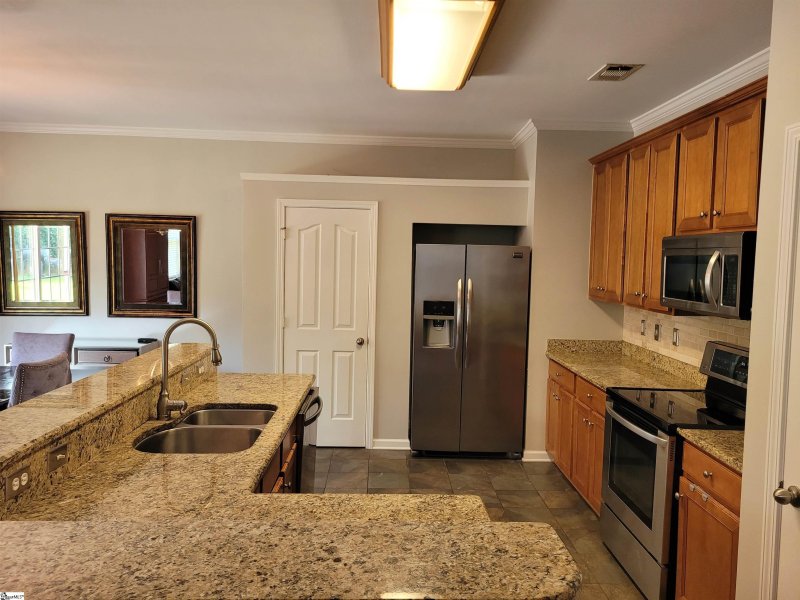 Property image 4 at 10 Hollow Tree Way, Greenville, SC 29605