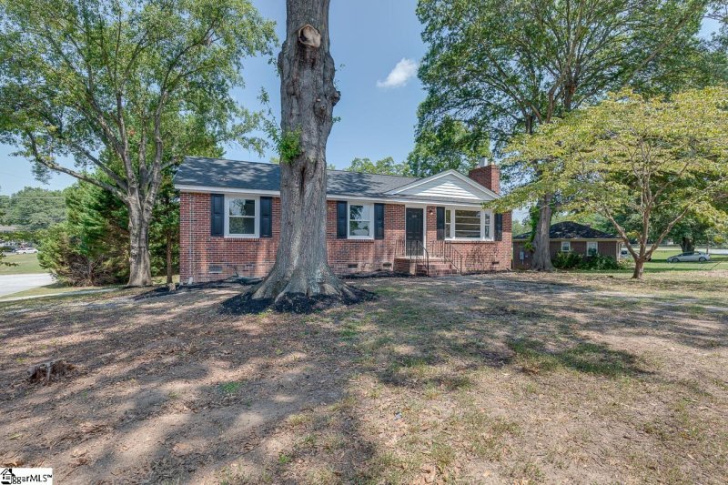 Property image 2 at 100 Crestmere Lane, Taylors, SC 29687