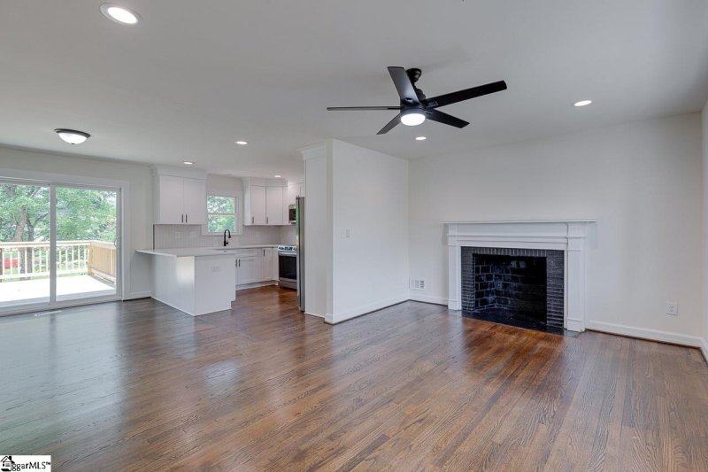 Property image 3 at 100 Crestmere Lane, Taylors, SC 29687