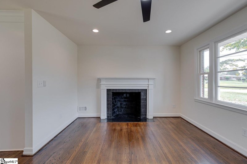 Property image 4 at 100 Crestmere Lane, Taylors, SC 29687