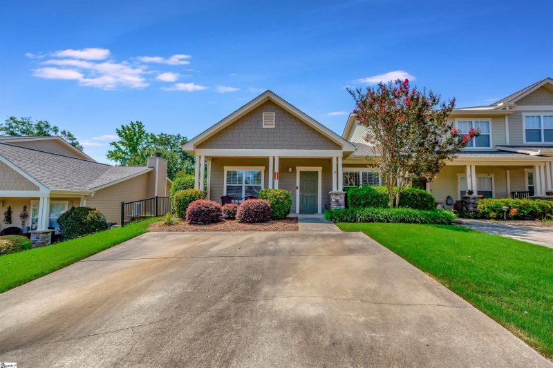 Property image 2 at 306 Shallow Drive, Taylors, SC 29687