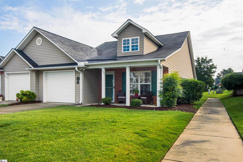 Property image 2 at 21 Magnolia Crest Drive, Simpsonville, SC 29681