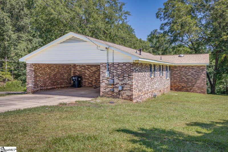 Property image 4 at 302 Blakely Avenue, Laurens, SC 29360