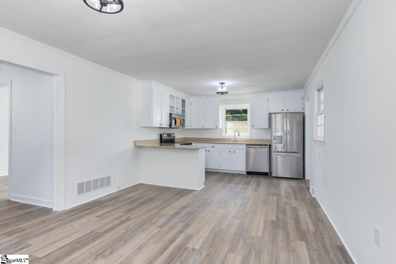 Property image 5 at 302 Blakely Avenue, Laurens, SC 29360