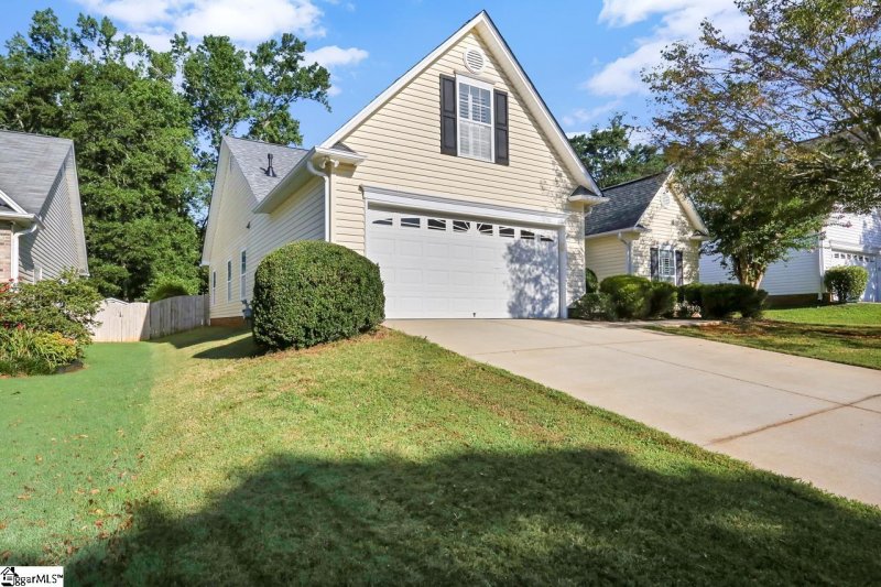 Property image 2 at 10 Mercer Drive, Simpsonville, SC 29681