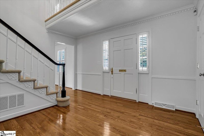 Property image 3 at 14 Queens Way, Greenville, SC 29615