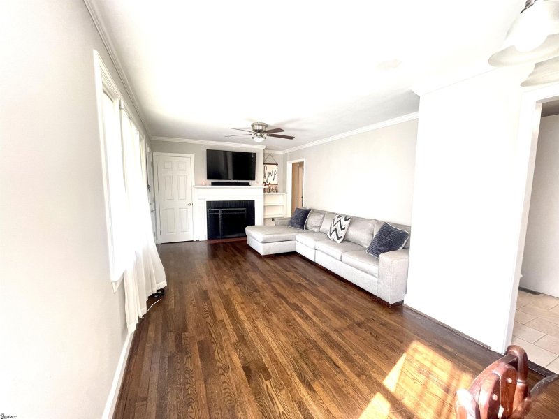 Property image 3 at 29 Mayflower Avenue, Greenville, SC 29605