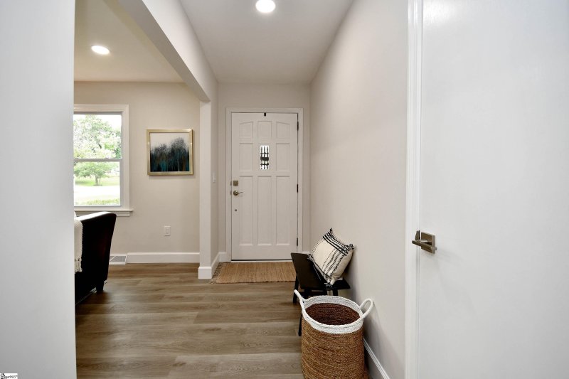 Property image 3 at 306 Sycamore Drive, Mauldin, SC 29662