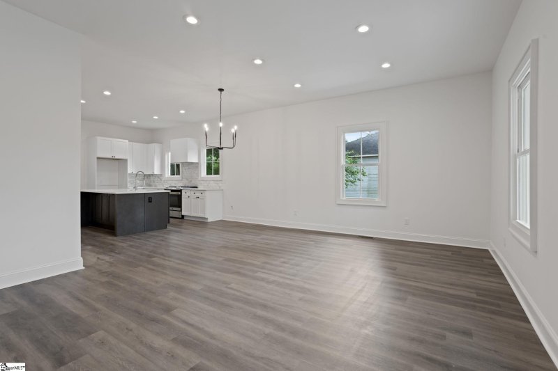 Property image 4 at 24 6th Street, Greenville, SC 29611