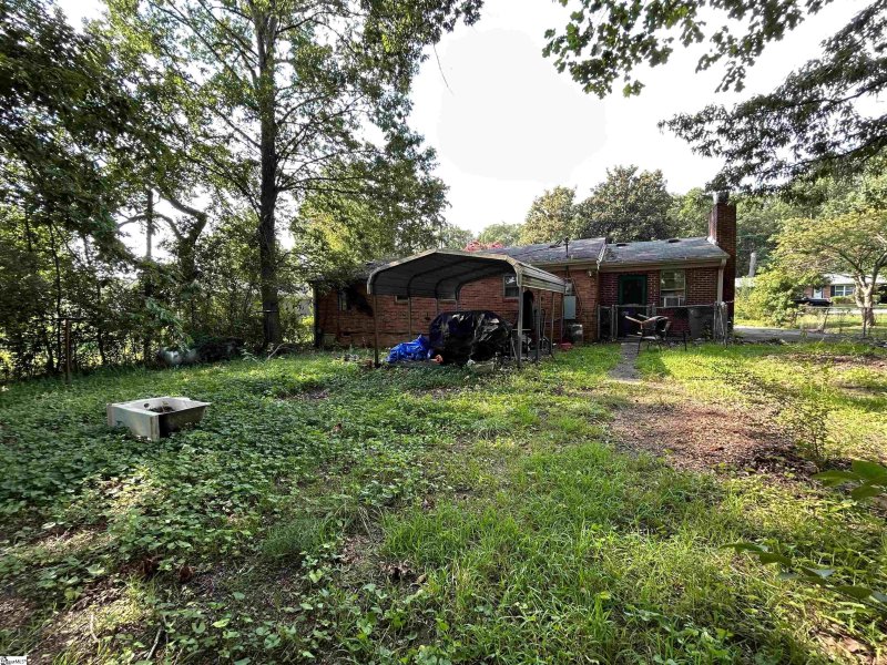 Property image 2 at 105 Blossom Drive, Greenville, SC 29605-4941