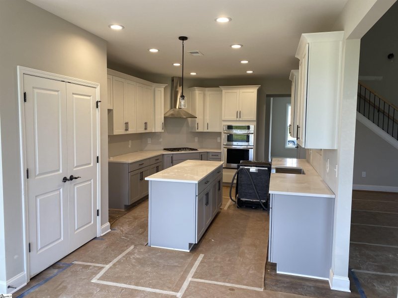 Property image 4 at 830 Grantwood Circle, Greer, SC 29651