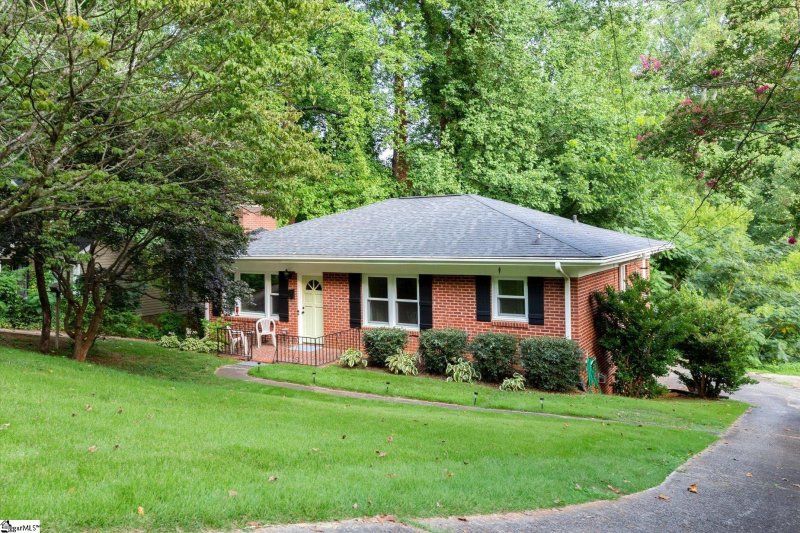 Property image 3 at 212 Dellwood Drive, Greenville, SC 29609