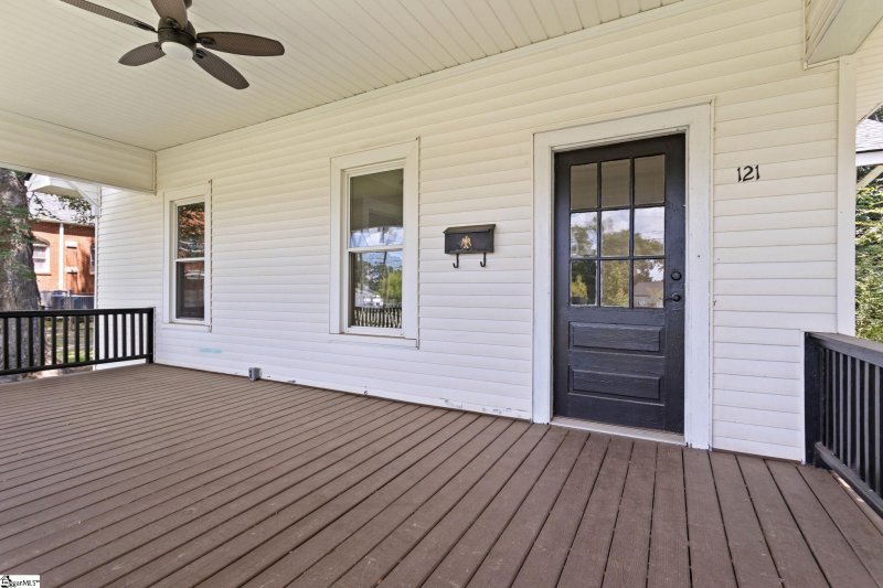 Property image 2 at 121 Victor Avenue, Greer, SC 29651
