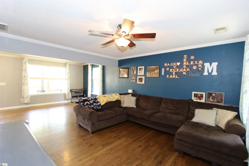 Property image 3 at 198 Spring Street, Duncan, SC 29334