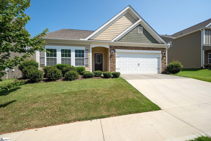 Property image 3 at 424 Graypointe Drive, Greer, SC 29650