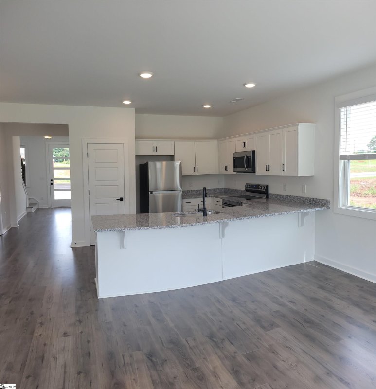 Property image 3 at 1222 Westgate Village Drive, Spartanburg, SC 29301-0000