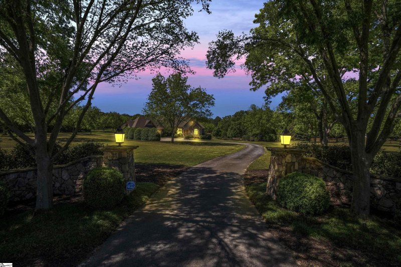 Property image 2 at 215 Bruce Farm Road, Simpsonville, SC 29681