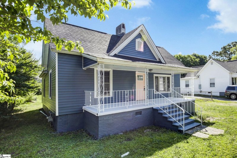 Property image 2 at 8 Woodward Street, Greenville, SC 29611