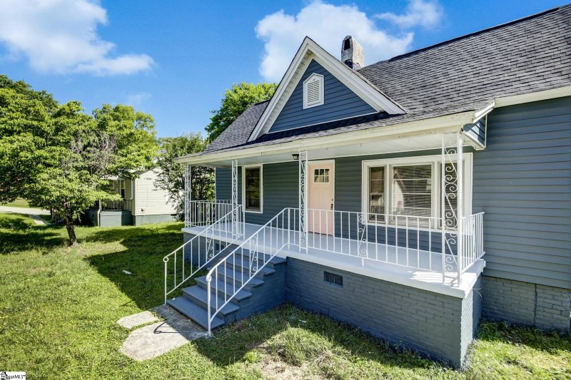 Property image 3 at 8 Woodward Street, Greenville, SC 29611