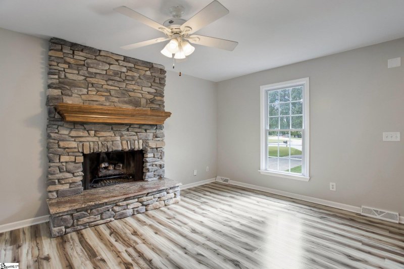 Property image 5 at 313 S Batesville Road, Greer, SC 29650