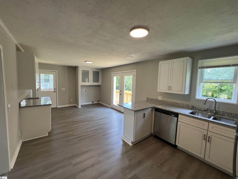 Property image 3 at 102 Derwood Circle, Greenville, SC 29617