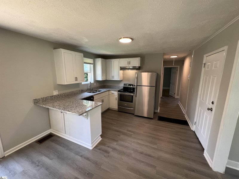 Property image 5 at 102 Derwood Circle, Greenville, SC 29617