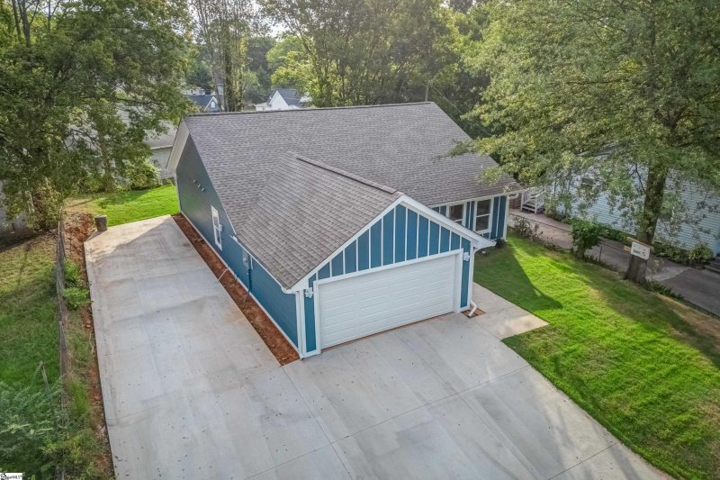 Property image 3 at 4 MCARTHUR Street, Greenville, SC 29611-4713