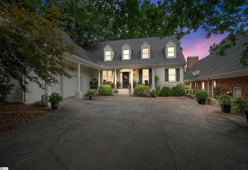 Property image 2 at 104 Hidden Hills Drive, Greenville, SC 29605