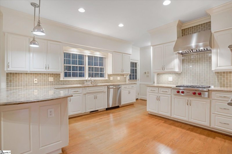 Property image 3 at 405 Carleton Circle, Spartanburg, SC 29301