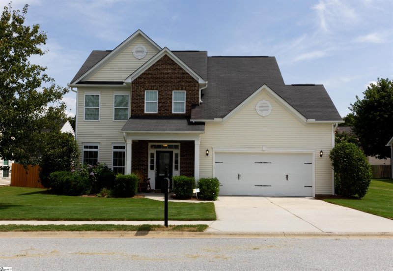 Property image 5 at 400 Stonebury Drive, Simpsonville, SC 29680