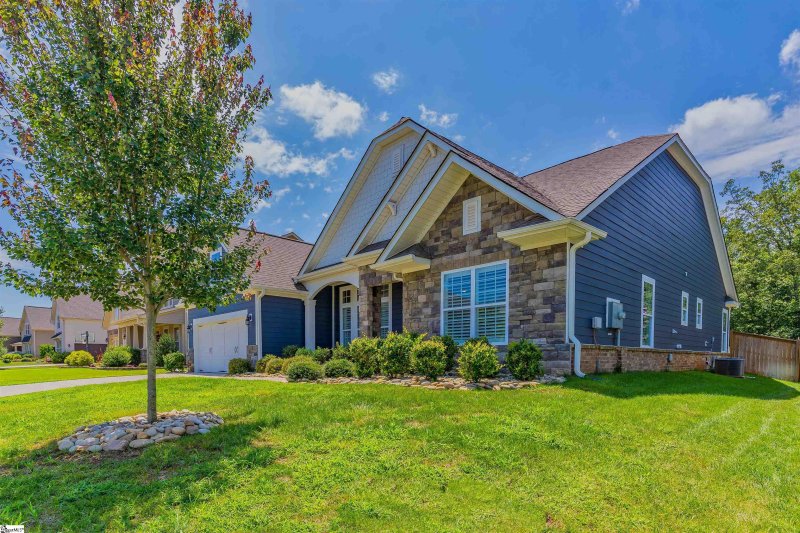 Property image 2 at 202 Glencairn Court, Simpsonville, SC 29681