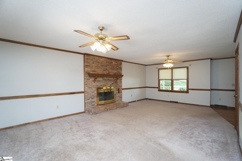 Property image 4 at 700 Spring Meadow Way, Simpsonville, SC 29680