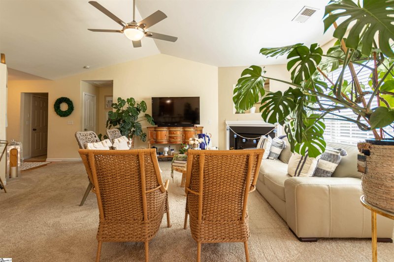 Property image 3 at 16 FUNDY Court, Simpsonville, SC 29681