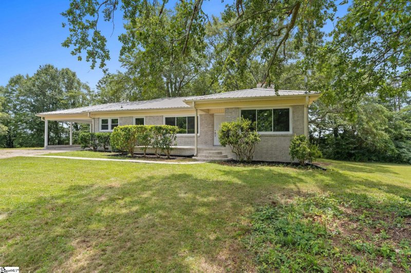 Property image 2 at 213 Sunset Drive, Easley, SC 29640