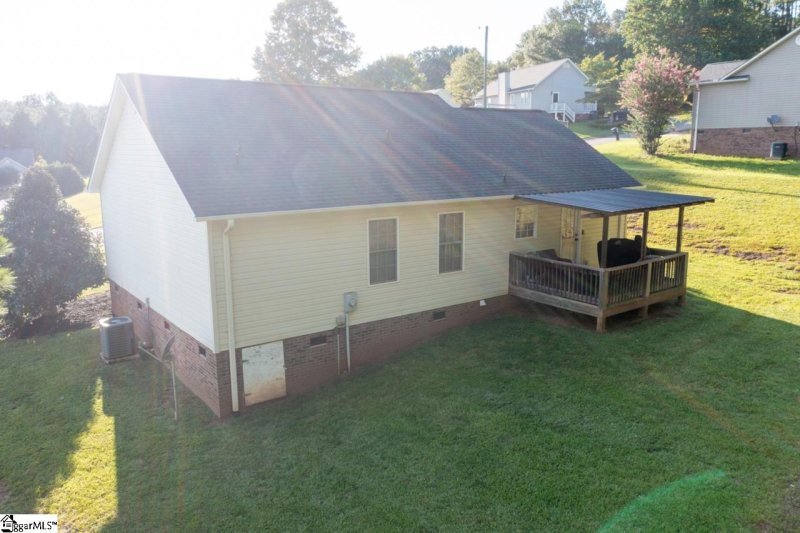 Property image 3 at 107 Sycamore Drive, Pickens, SC 29671