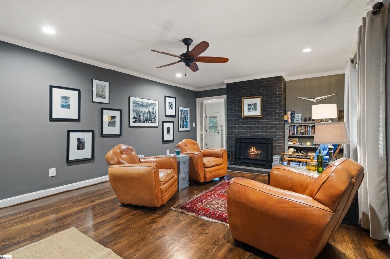 Property image 2 at 8 Shenandoah Drive, Greenville, SC 29615-1512