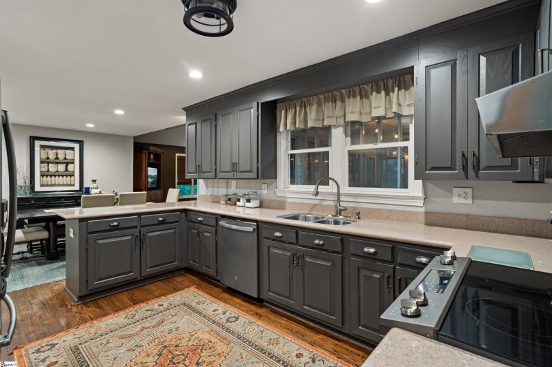 Property image 5 at 8 Shenandoah Drive, Greenville, SC 29615-1512