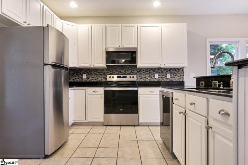 Property image 2 at 304 Fortuna Drive, Simpsonville, SC 29681