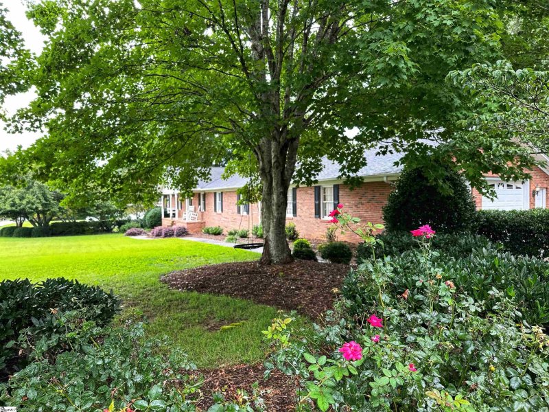 Property image 2 at 200 Inverness Way, Easley, SC 29642