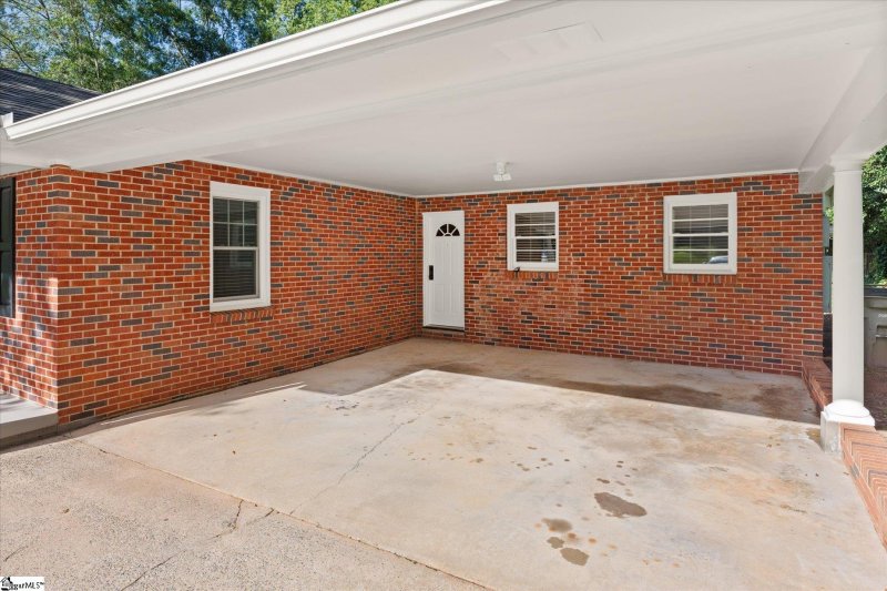 Property image 4 at 502 Hunts Bridge Road, Greenville, SC 29617