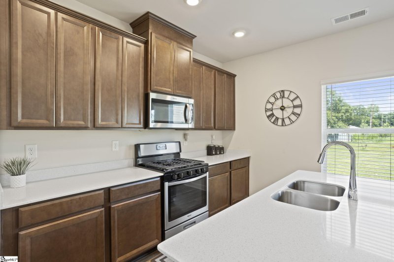 Property image 4 at 806 Winding Springs Road, Spartanburg, SC 29303-4447