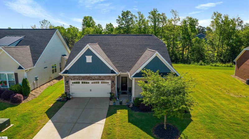 Property image 2 at 120 Broadleigh Court, Boiling Springs, SC 29316