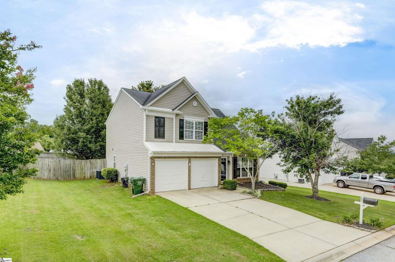 Property image 2 at 105 Innisbrook Lane, Simpsonville, SC 29681