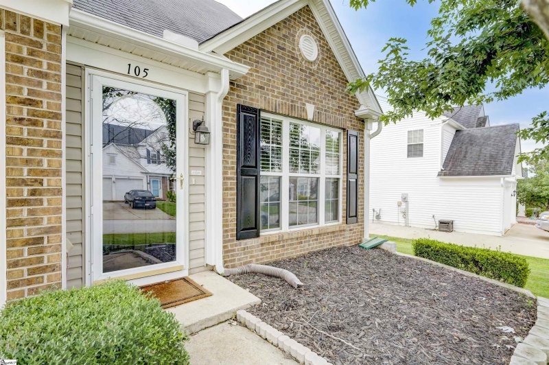 Property image 3 at 105 Innisbrook Lane, Simpsonville, SC 29681
