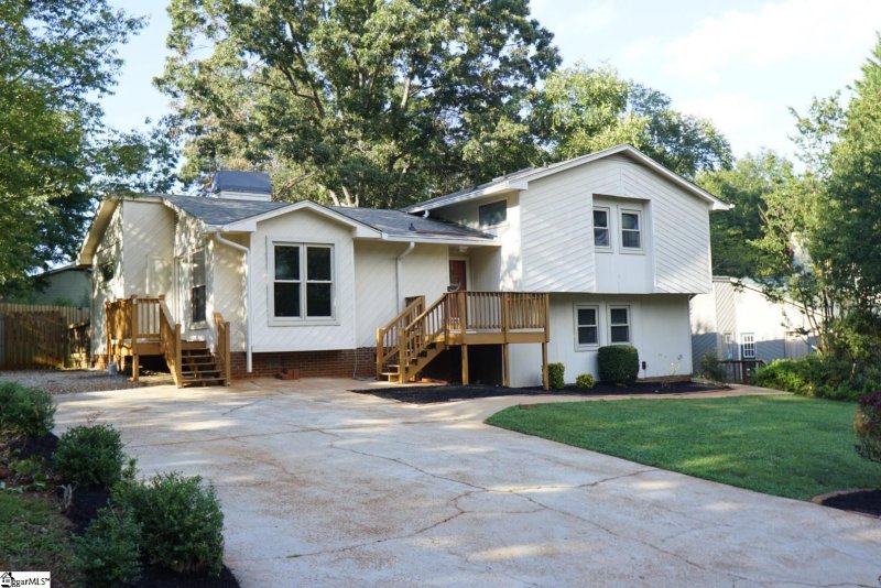 Property image 2 at 1008 Fox Row, Taylors, SC 29687