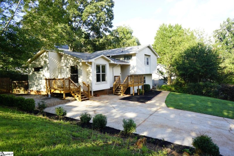 Property image 3 at 1008 Fox Row, Taylors, SC 29687