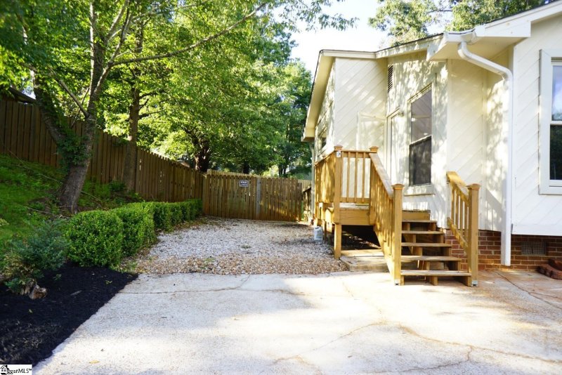 Property image 4 at 1008 Fox Row, Taylors, SC 29687