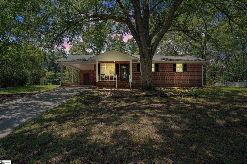 Property image 2 at 7 Hastings Circle, Taylors, SC 29687