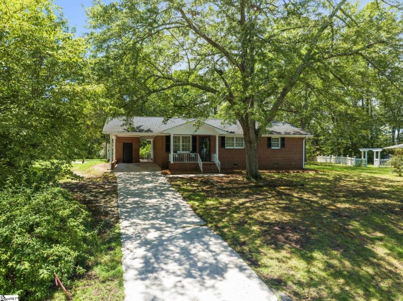 Property image 3 at 7 Hastings Circle, Taylors, SC 29687