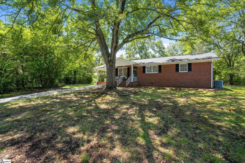 Property image 4 at 7 Hastings Circle, Taylors, SC 29687